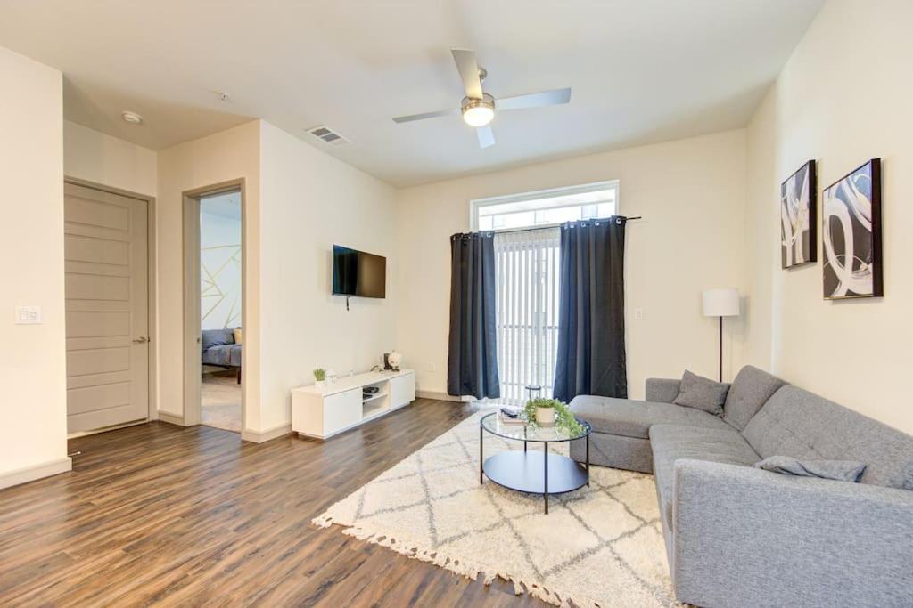 Fancy Apt Downtown. Pool. Gym. Lounge. Pet Ok Houston Exteriör bild