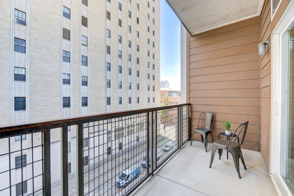 Fancy Apt Downtown. Pool. Gym. Lounge. Pet Ok Houston Exteriör bild