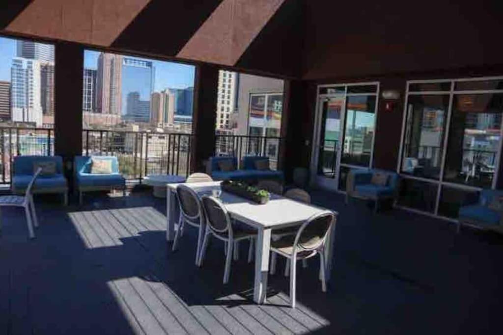 Fancy Apt Downtown. Pool. Gym. Lounge. Pet Ok Houston Exteriör bild