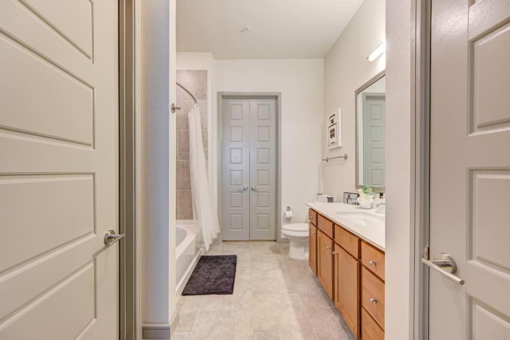 Fancy Apt Downtown. Pool. Gym. Lounge. Pet Ok Houston Exteriör bild