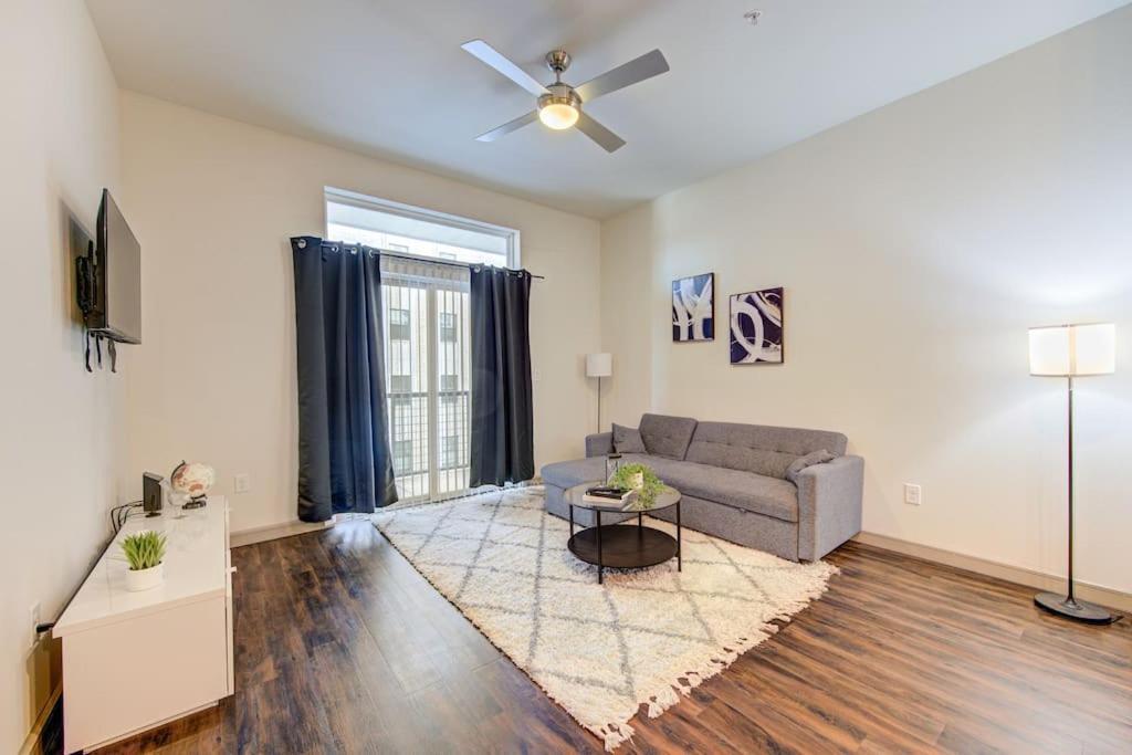Fancy Apt Downtown. Pool. Gym. Lounge. Pet Ok Houston Exteriör bild