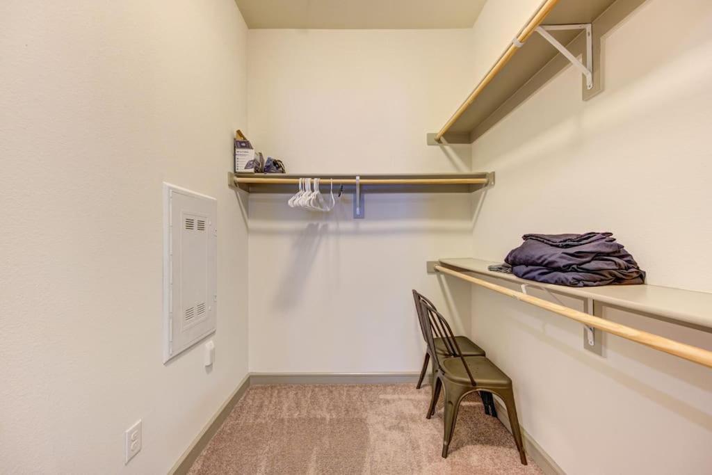 Fancy Apt Downtown. Pool. Gym. Lounge. Pet Ok Houston Exteriör bild