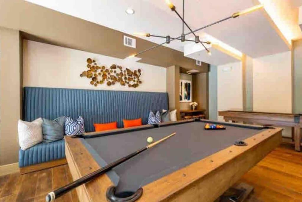 Fancy Apt Downtown. Pool. Gym. Lounge. Pet Ok Houston Exteriör bild