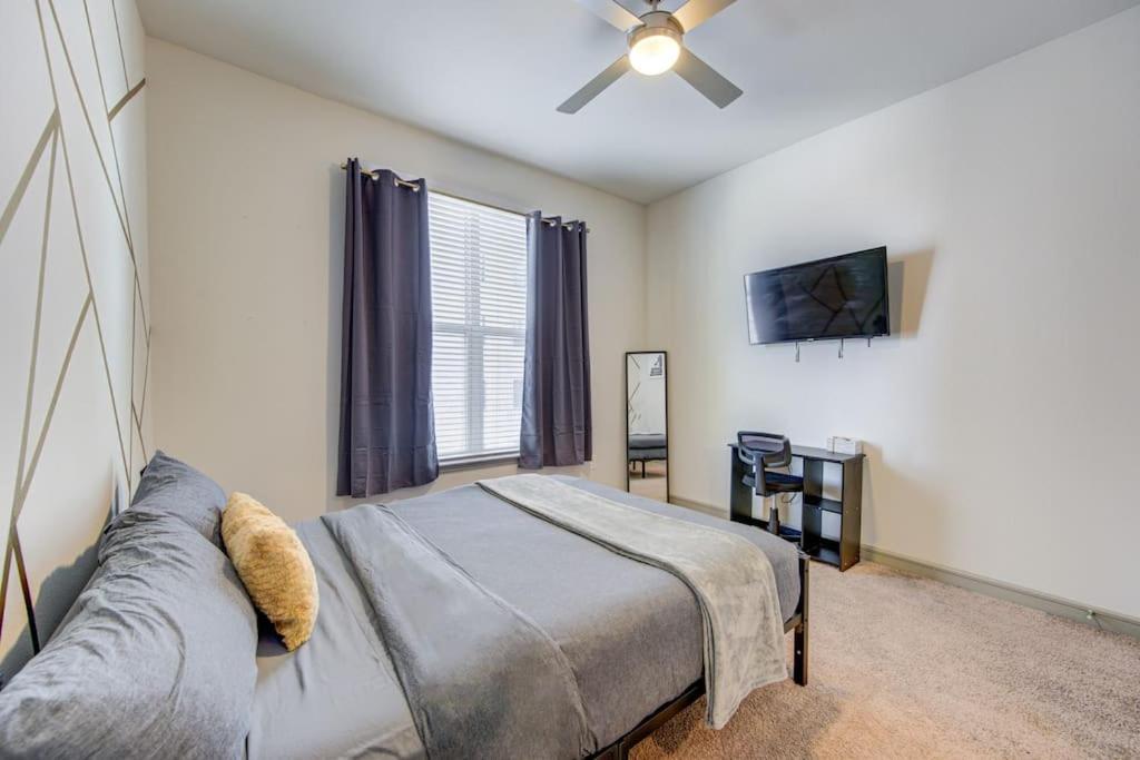 Fancy Apt Downtown. Pool. Gym. Lounge. Pet Ok Houston Exteriör bild